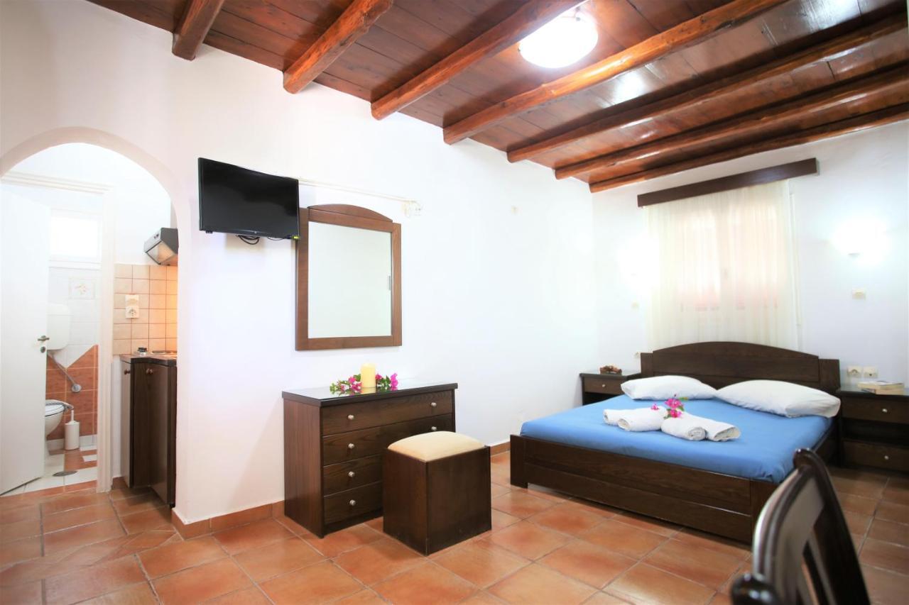 Pension Ioanna Adamantas  ภายนอก รูปภาพ